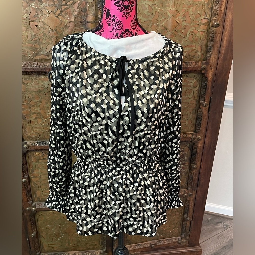 Theory‎ blouse size L